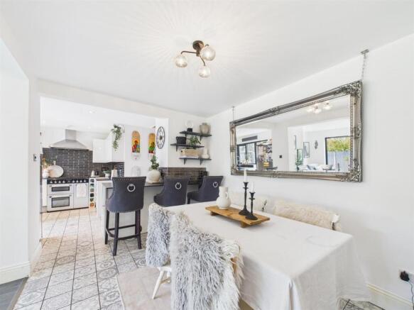 dining kitchen .jpg