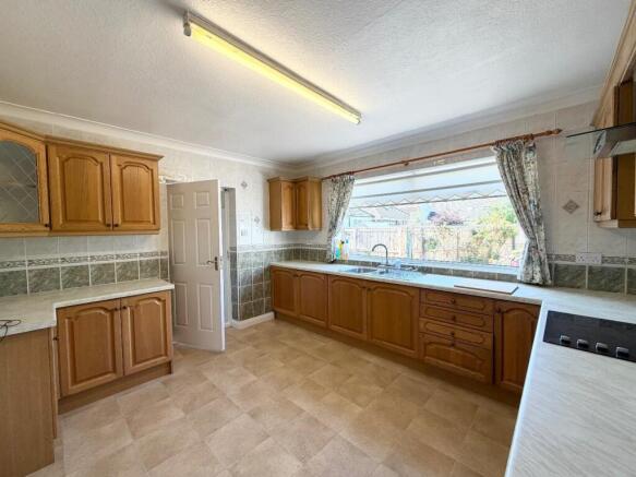 3 bed Detached Bungalow for sale Image 7