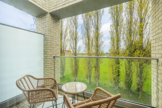 2 bed Apartment for sale Image 8