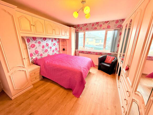 2 bed Bungalow for sale Image 4