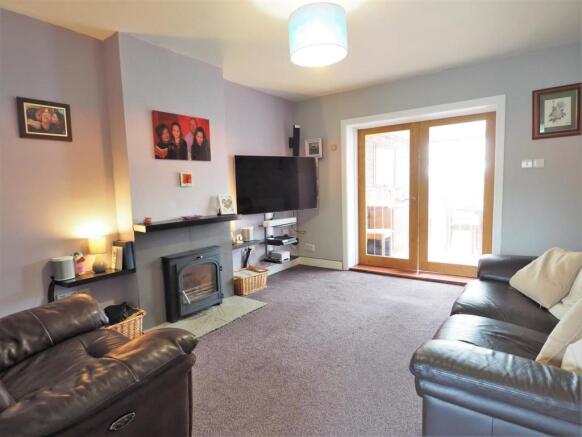 Well-Appointed Living Room 924