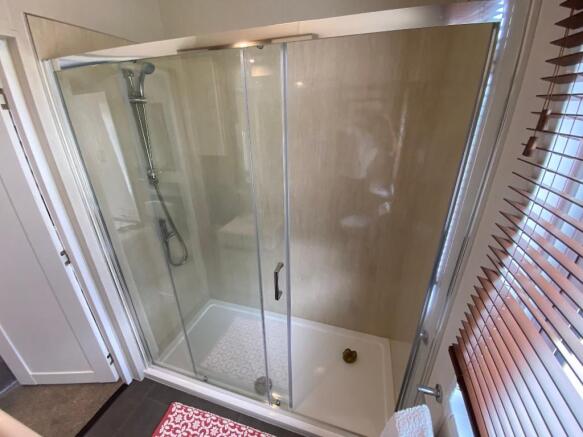 En-Suite Shower