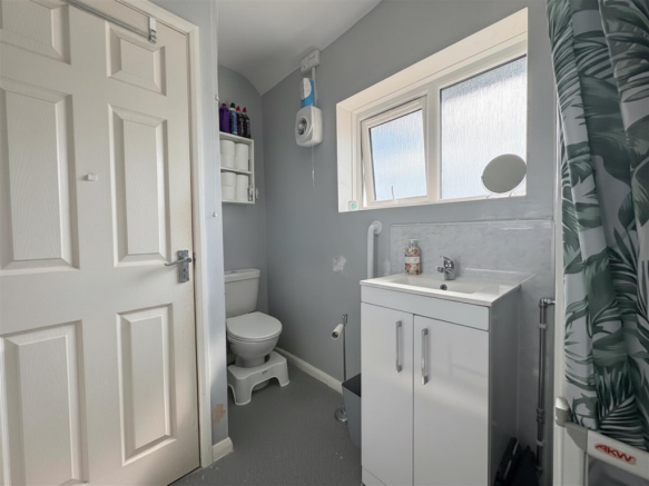 3 bed Terraced for sale Image 7