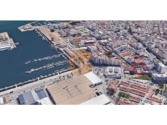 Urban land for construction of 3 buildings - Riverside - Olhão