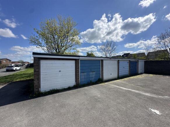 2 bed Town House for sale Image 10