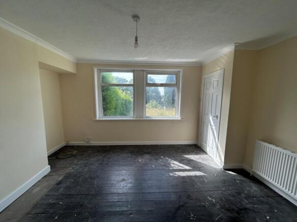 3 bed Semi-Detached to rent Image 6