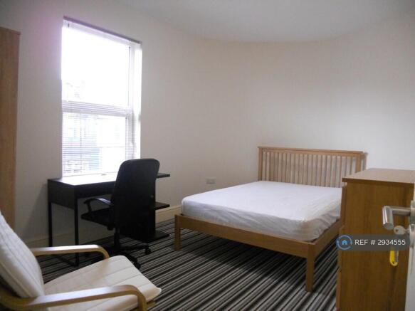 4 bed End of Terrace to rent Image 10