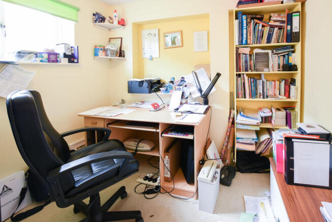 Bedroom/Office