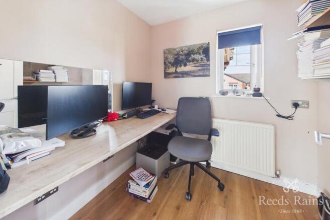 4 bed Detached for sale Image 9