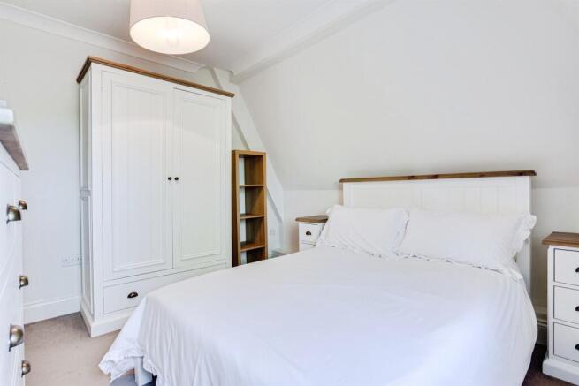 2 bed Flat for sale Image 12