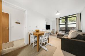 6, 22 Knight House, Scott Avenue, London SW15 3PB