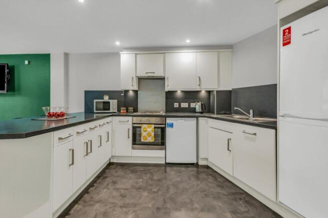 5 bed Private Halls to rent Image 5