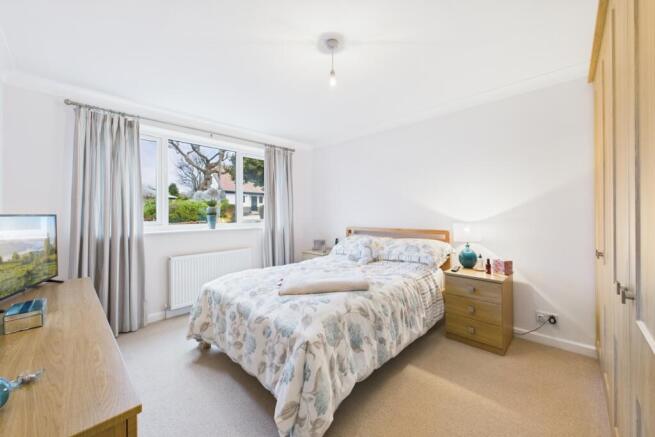 2 bed Ground Flat for sale Image 11