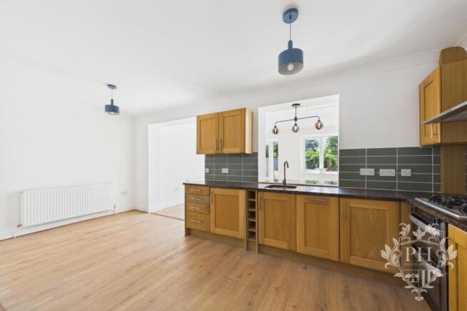 3 bed Semi-Detached for sale Image 6