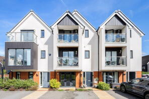 3, Tippett Lane, Oxted RH8 9BP