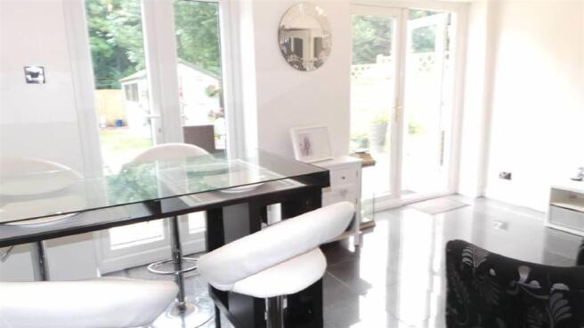 SUPERB KITCHEN / DIN