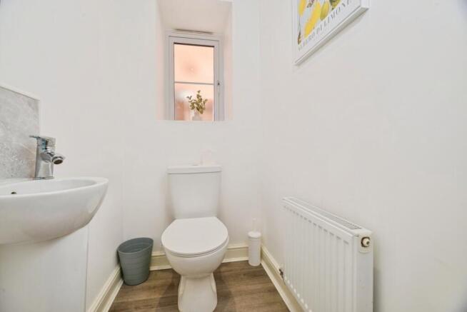 3 bed House for sale Image 6