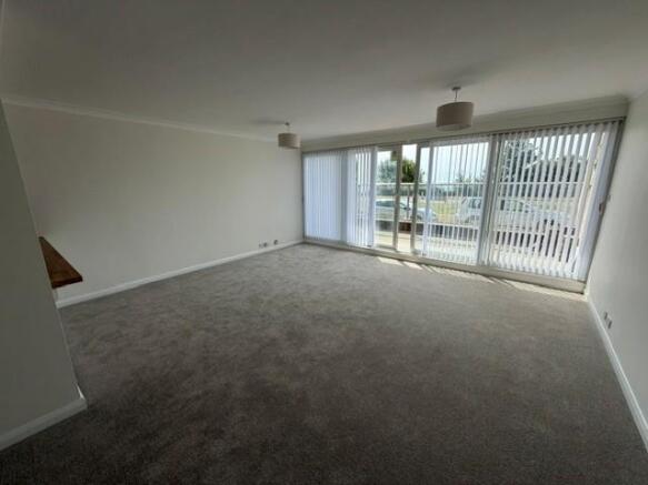 new lounge.jpg