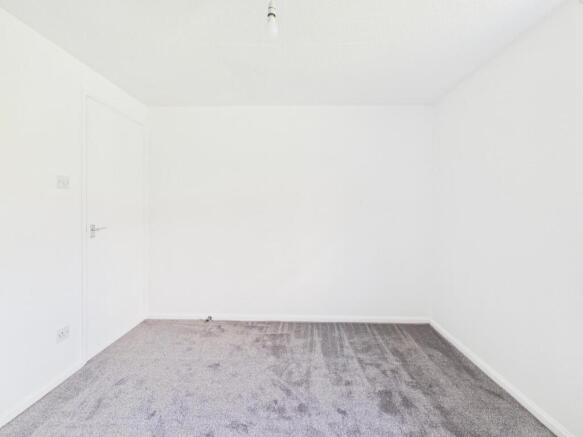 2 bed Apartment to rent Image 8