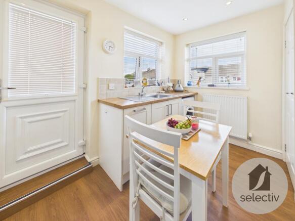 2 bed Semi-Detached Bungalow for sale Image 6