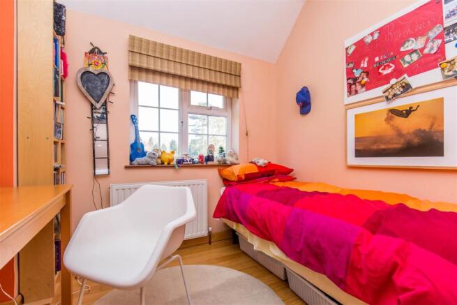 Bedroom 4.jpg