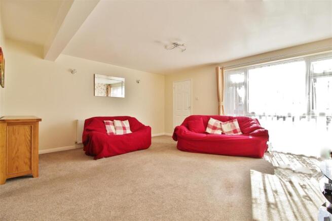 Lounge Photo 2