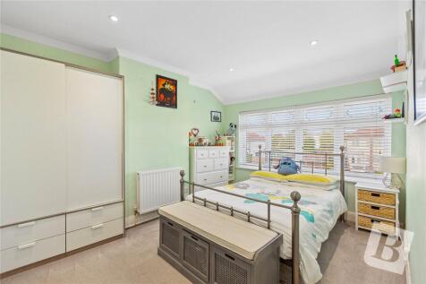 South End Road, Hornchurch, RM12