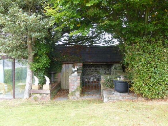 Former Pig Sty & Store Shed