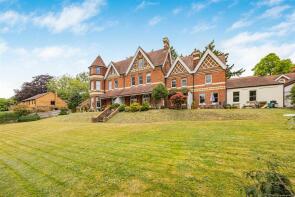 2, Avenue House, Upper Warren Avenue, Caversham, Reading RG4 7EF