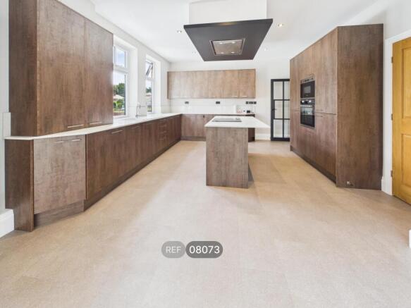 3 bed Detached to rent Image 8