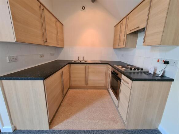 Barclay Court 3 - Kitchen.jpg