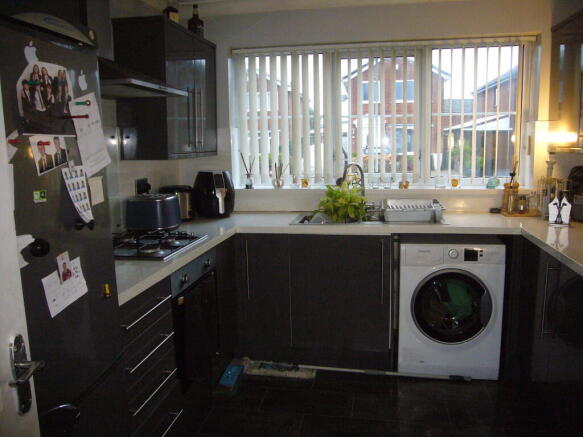 2 bed Detached Bungalow for sale Image 7