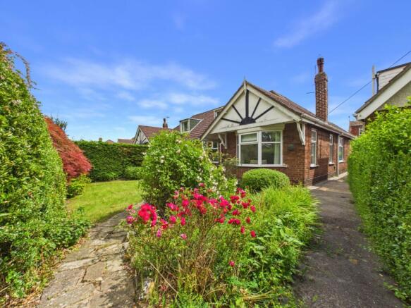 2 bed Semi-Detached Bungalow for sale Image 12