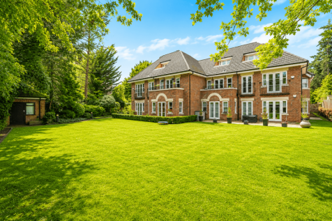 Village Road, Bush Hill Park, Enfield, EN1