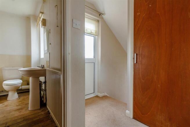 8391524-interior06.jpg