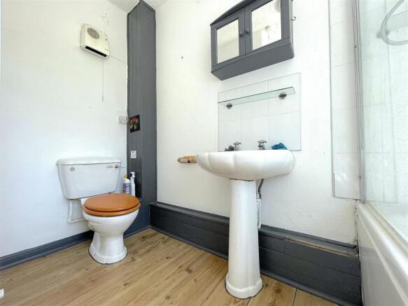 Bathroom (2).jpeg