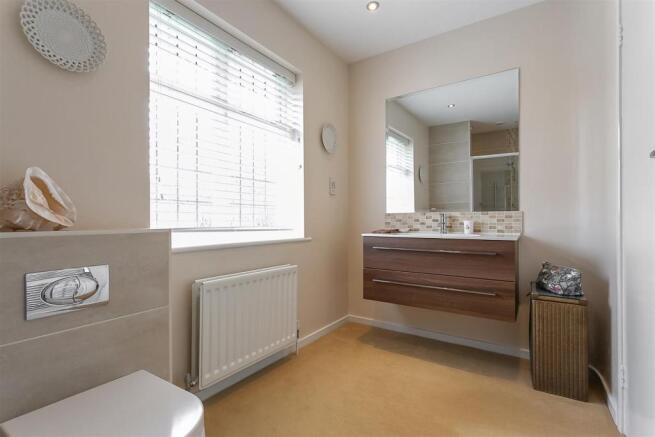 En-Suite (Bedroom One)
