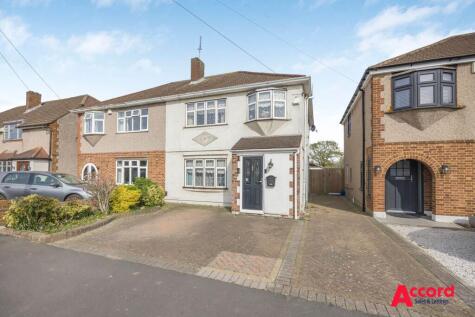 Dee Way, Romford, RM1