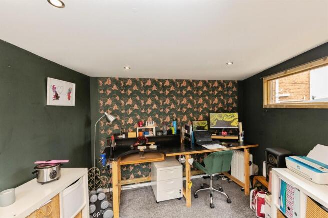 2 bed Semi-Detached for sale Image 12