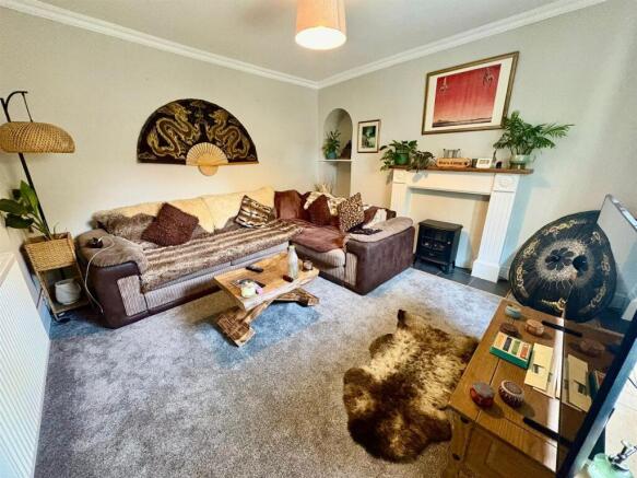 Photos sitting room.jpg