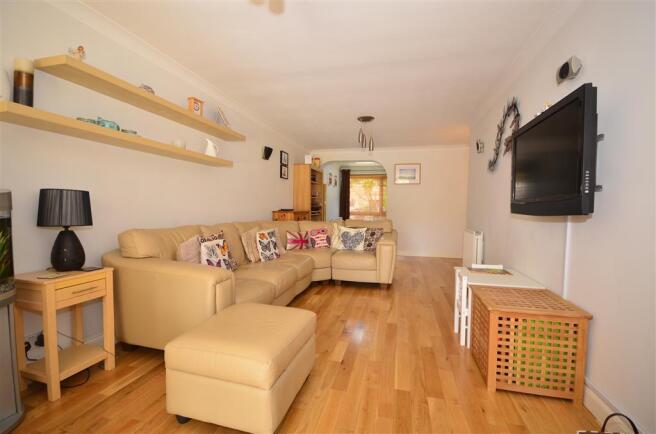 Lounge / Dining Area