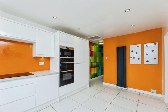 2 bed Detached Bungalow for sale Image 12
