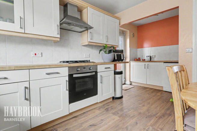 4 bed Detached for sale Image 4