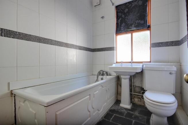 2 bed Apartment for sale Image 8