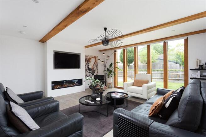 4 bed Detached for sale Image 4