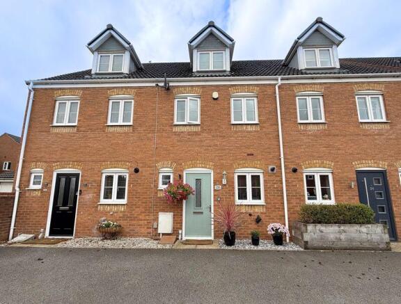 3-bed terraced on St. Johns Close, Burntwood, WS7 1QD, £250,000