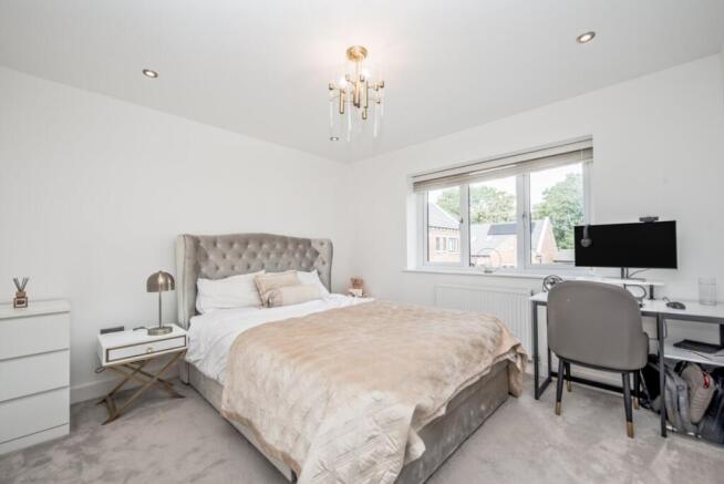 4 bed Detached for sale Image 12