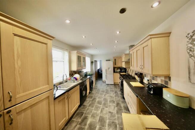 4 bed Terraced for sale Image 4
