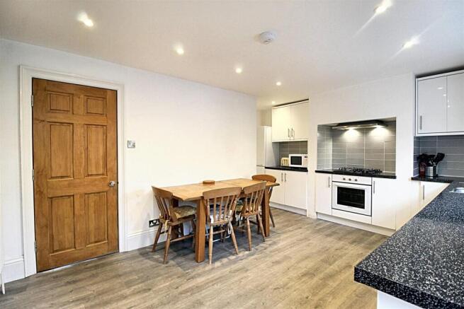 2 bed Terraced for sale Image 7