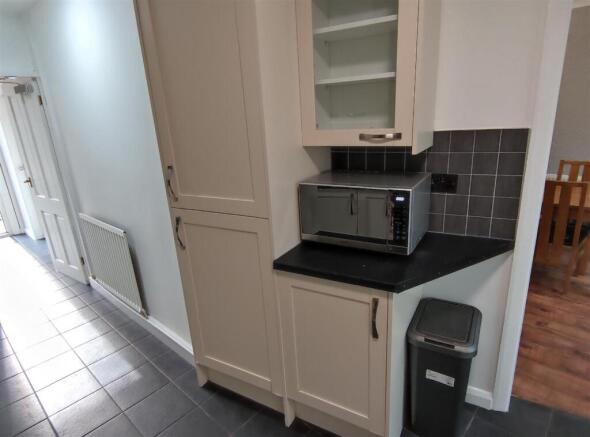 210 SHP. Kitchen 2.jpg